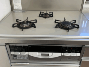 愛媛キッチン取付け隊　TOTO特殊コンロの工事　施工前